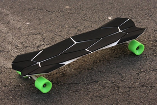 Illustration for article titled Furcsa longboardok - ez lenne a jövő?